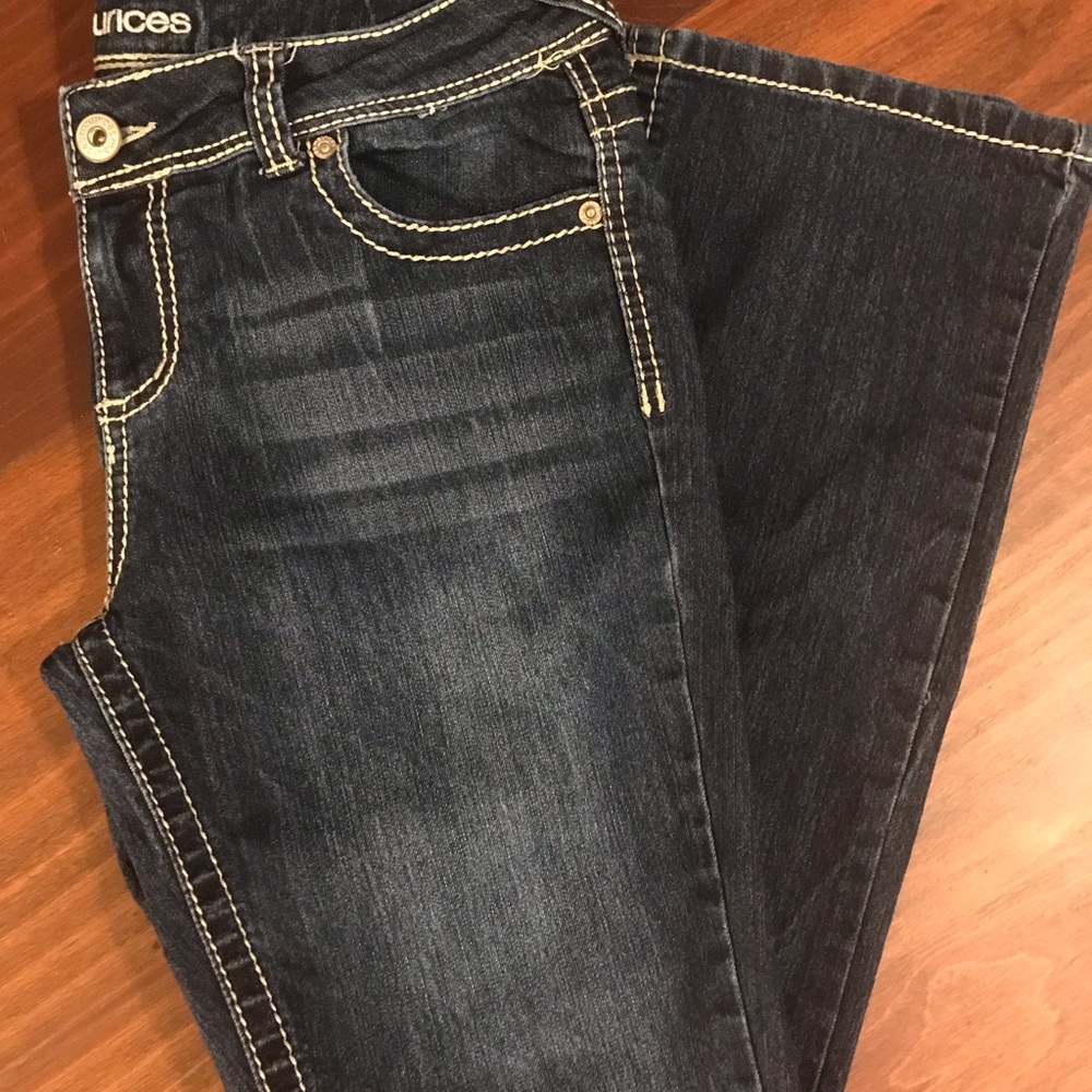 Maurice’s Straight Dark Wash Flex Jeans 9/10 Short